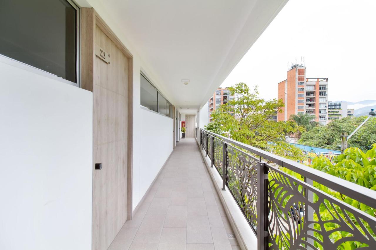 Camelot Apartahotel Medellin Exterior photo